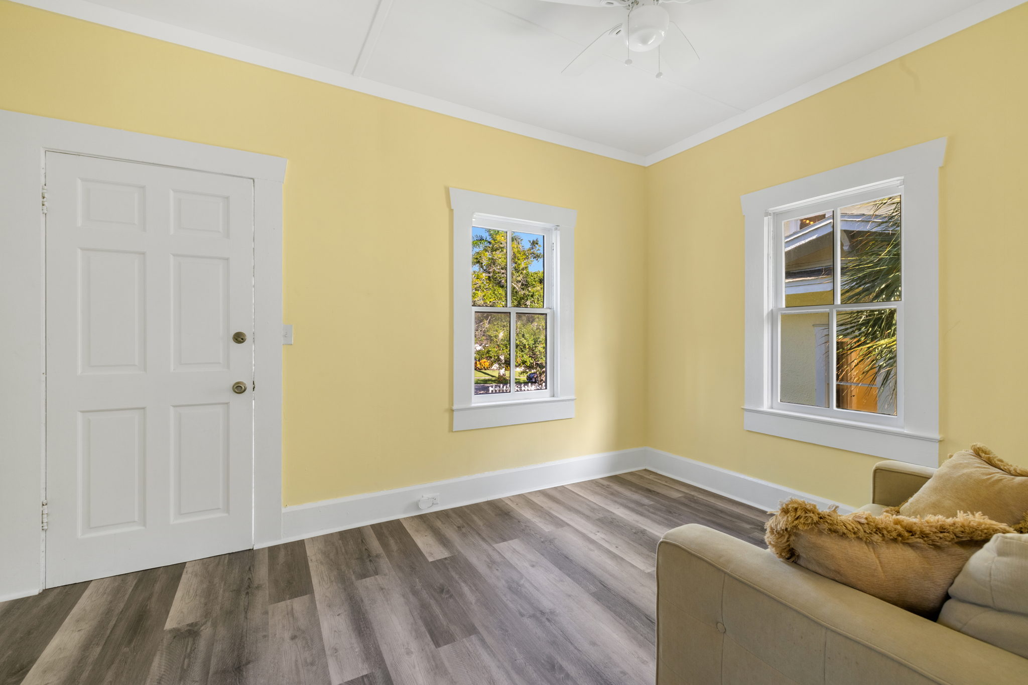 Living Room 2-1