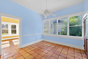 Breakfast Nook 1-1
