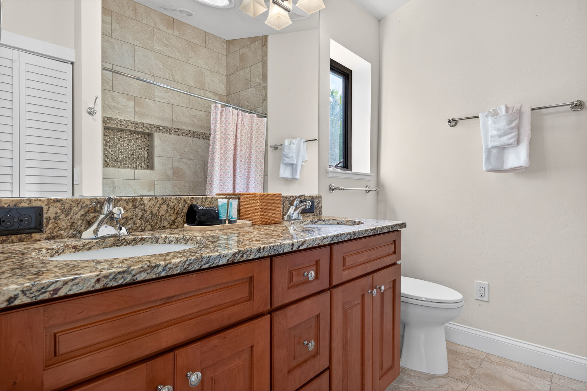 Guest Bathroom 2 - 1 of 2