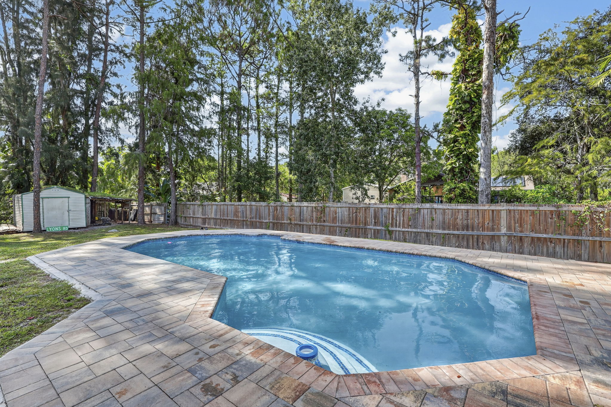 Photo 64