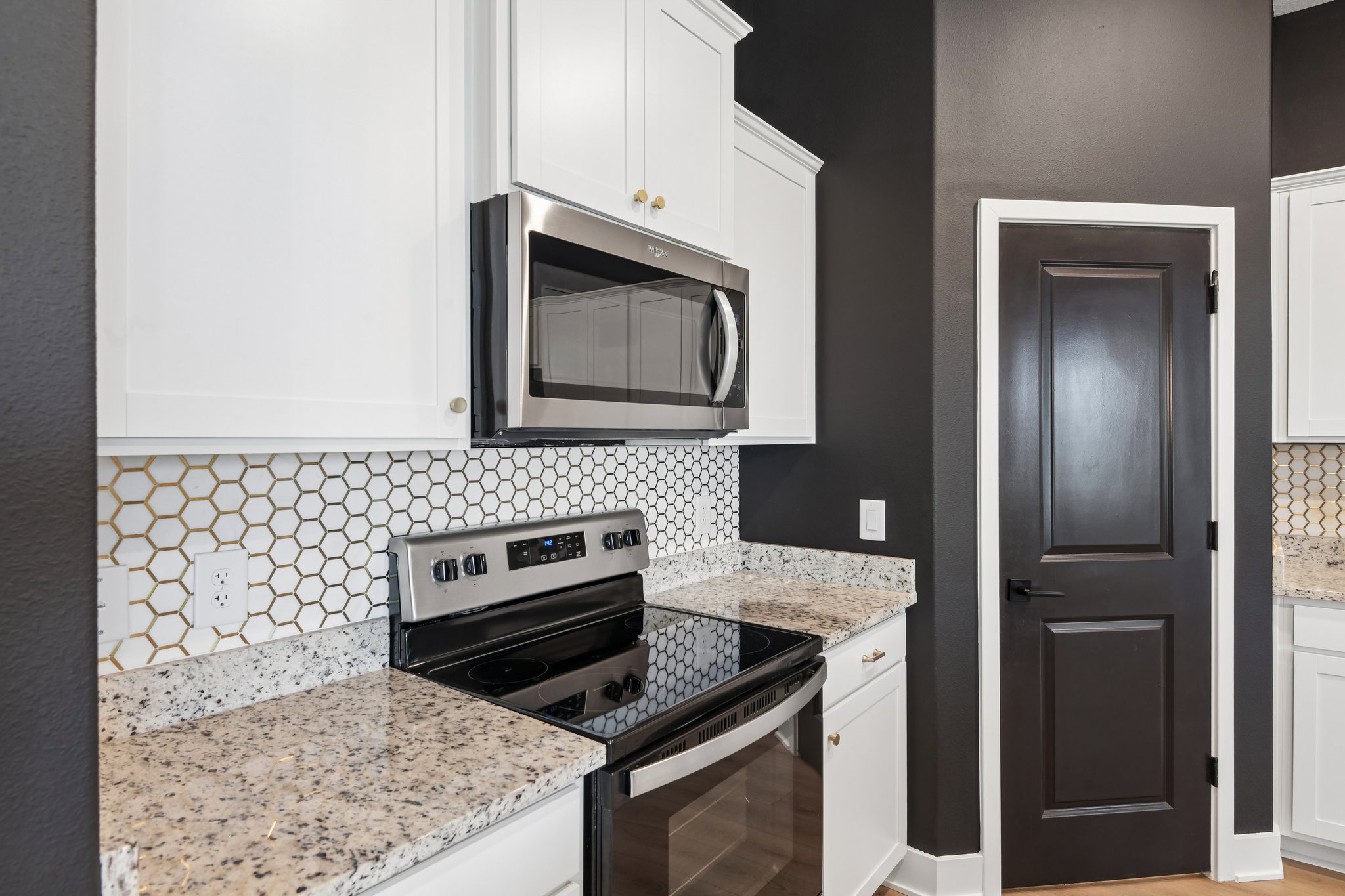 Ahoy Ave-S2608-014.jpg