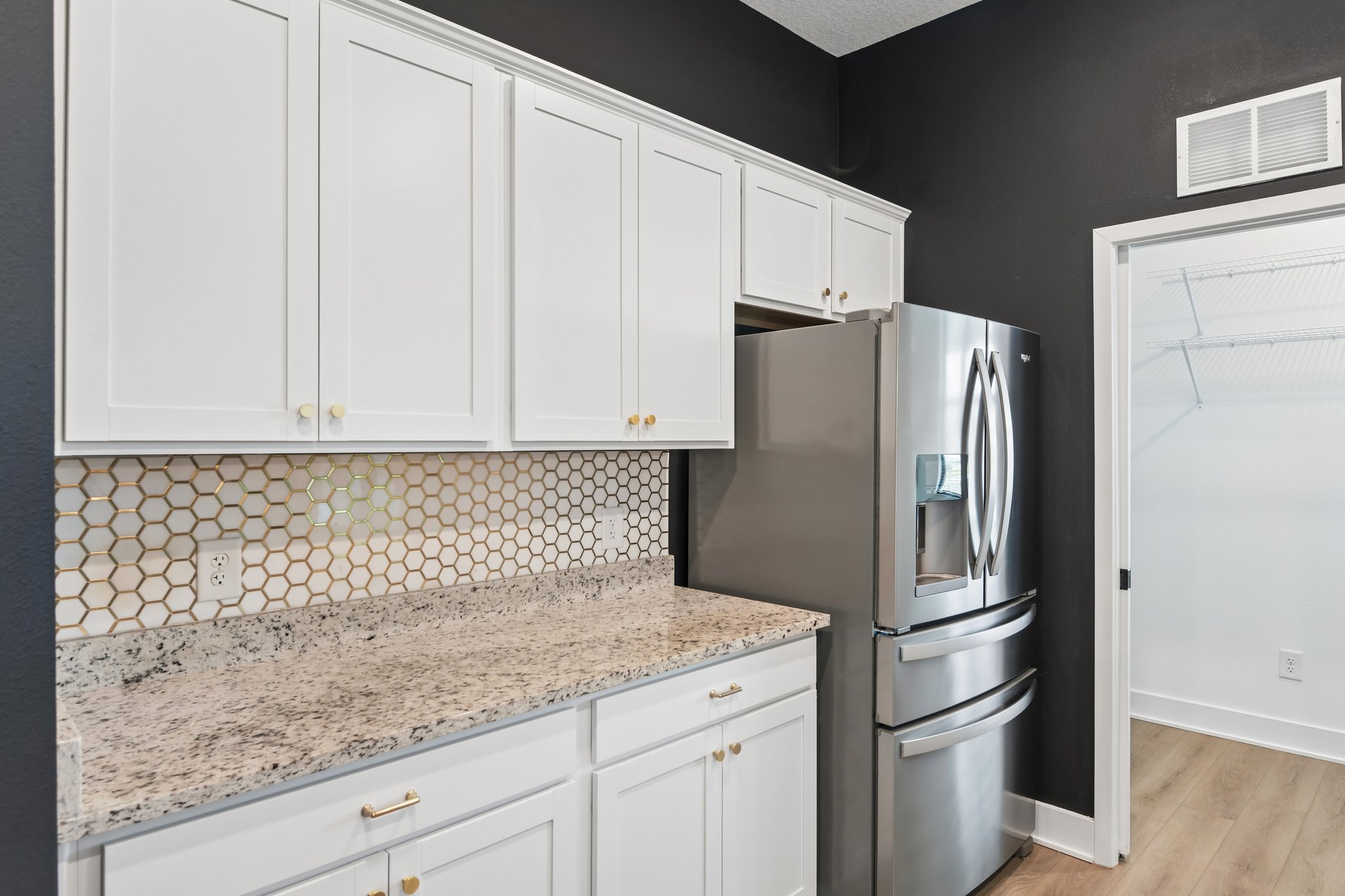 Ahoy Ave-S2608-015.jpg