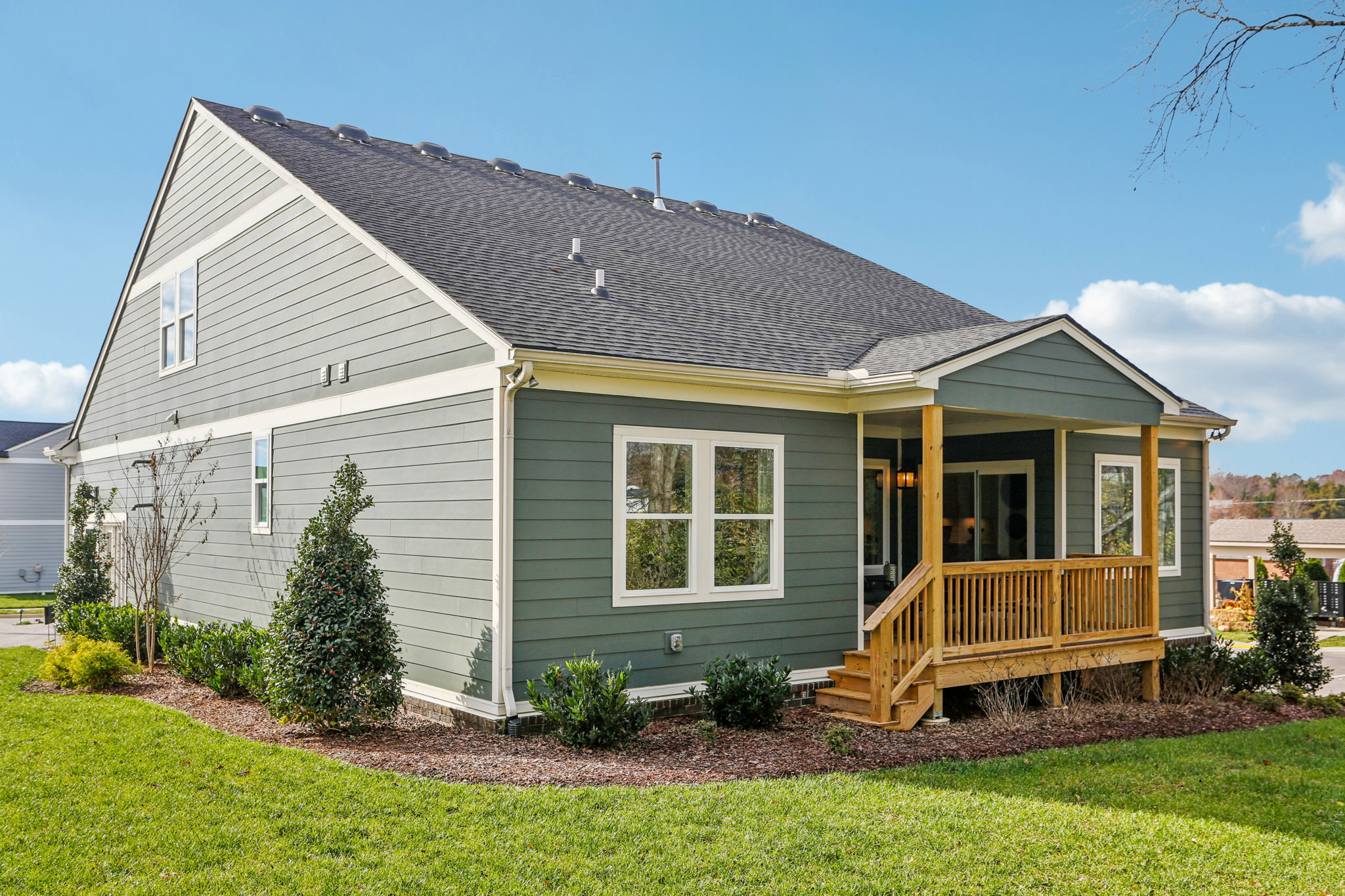 1305 Ashton Park Dr-S2511-  040