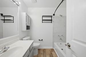  Photo 32