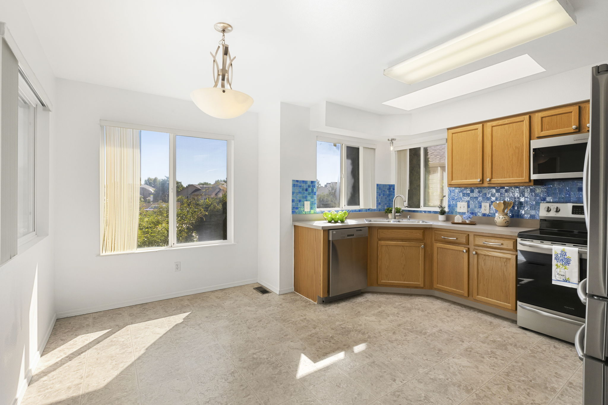 Kitchen/Eating Area