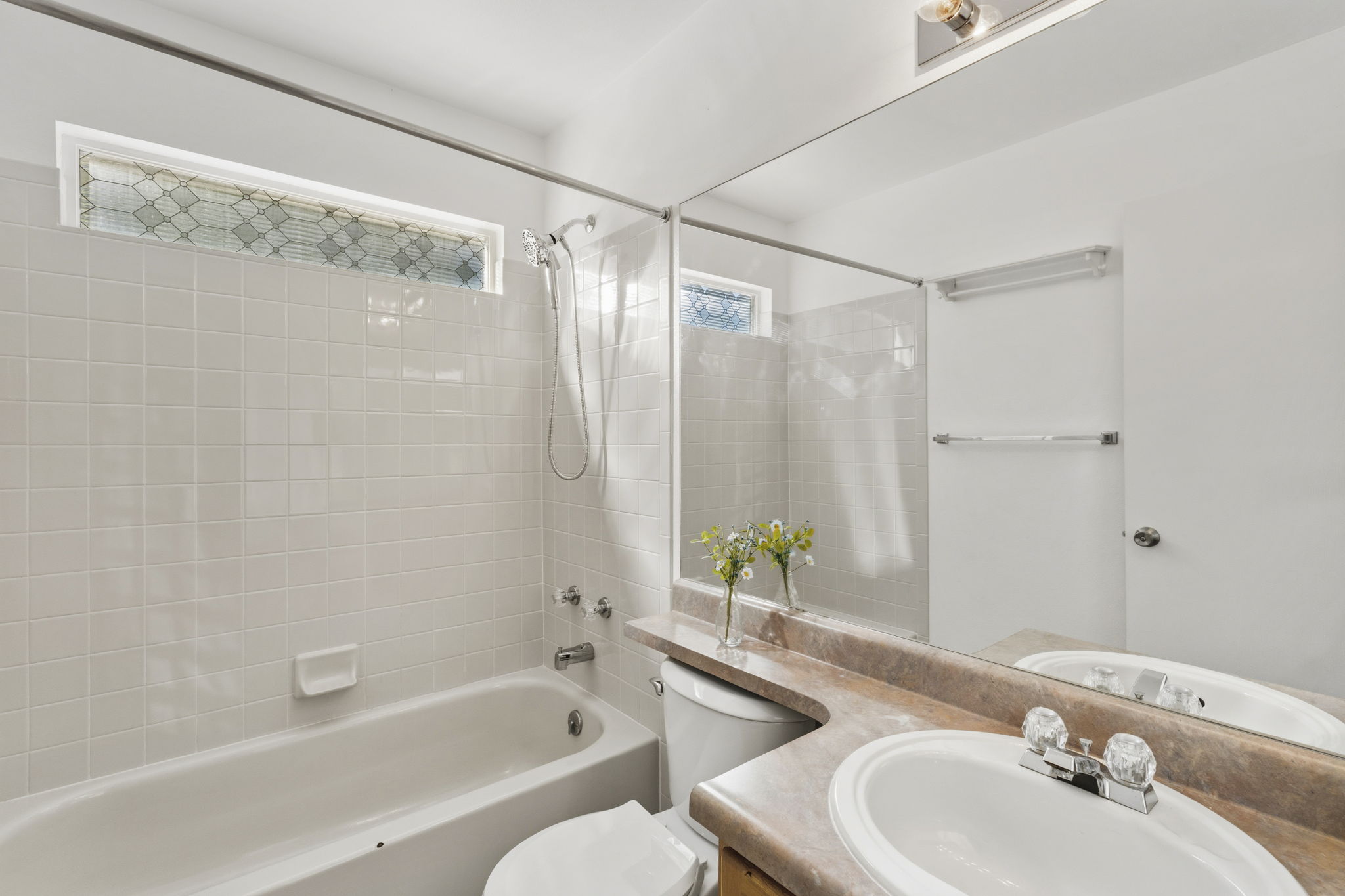 Upper Level Full Bathroom