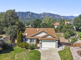 1305 Eastmeadow Ct.