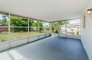 Screened Patio 1B