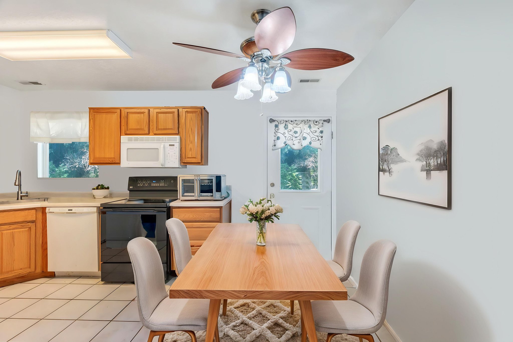 5-print-DSC03470 virtually staged.jpeg