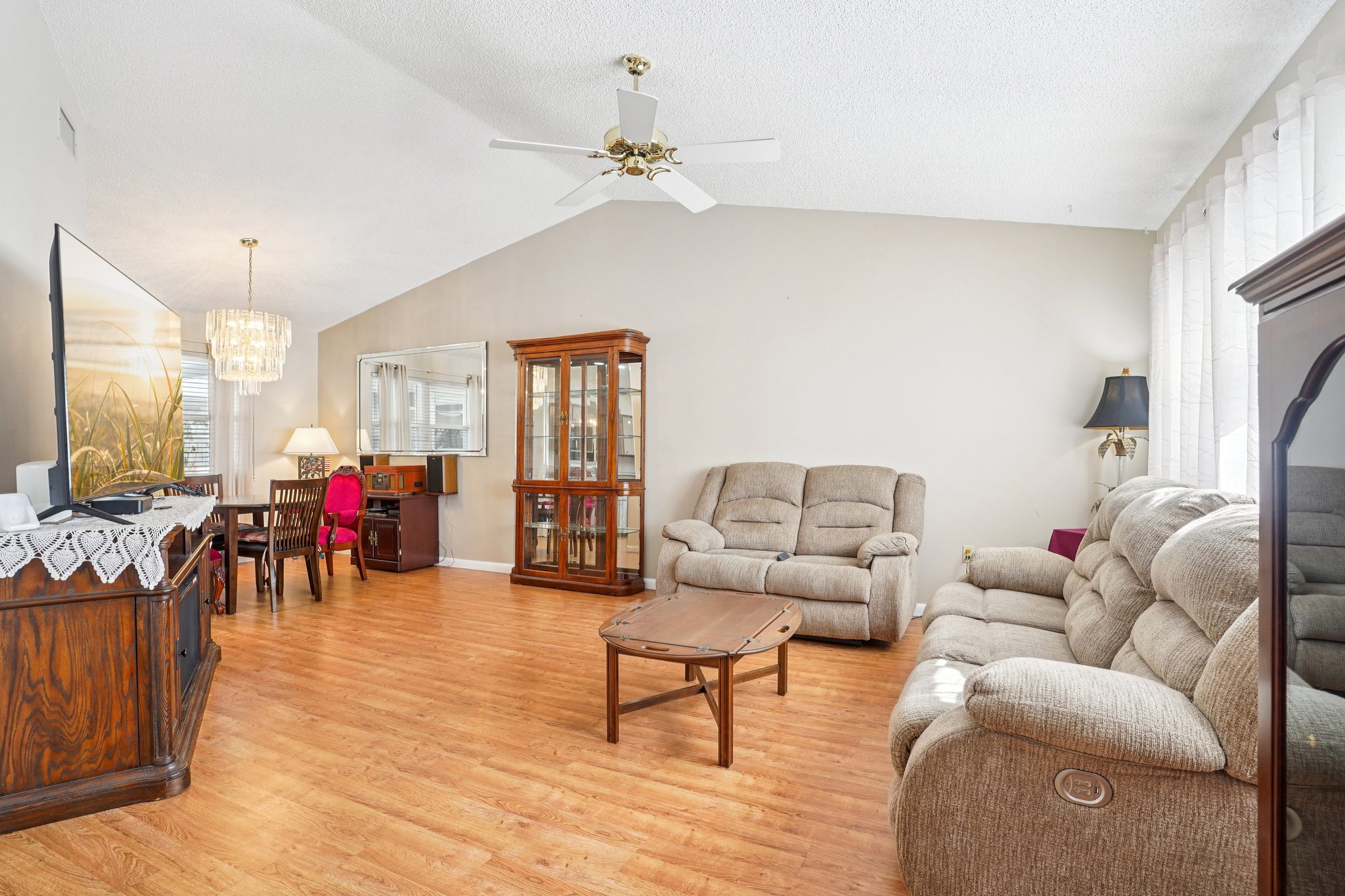 Moray Ct-S1701-008.jpg