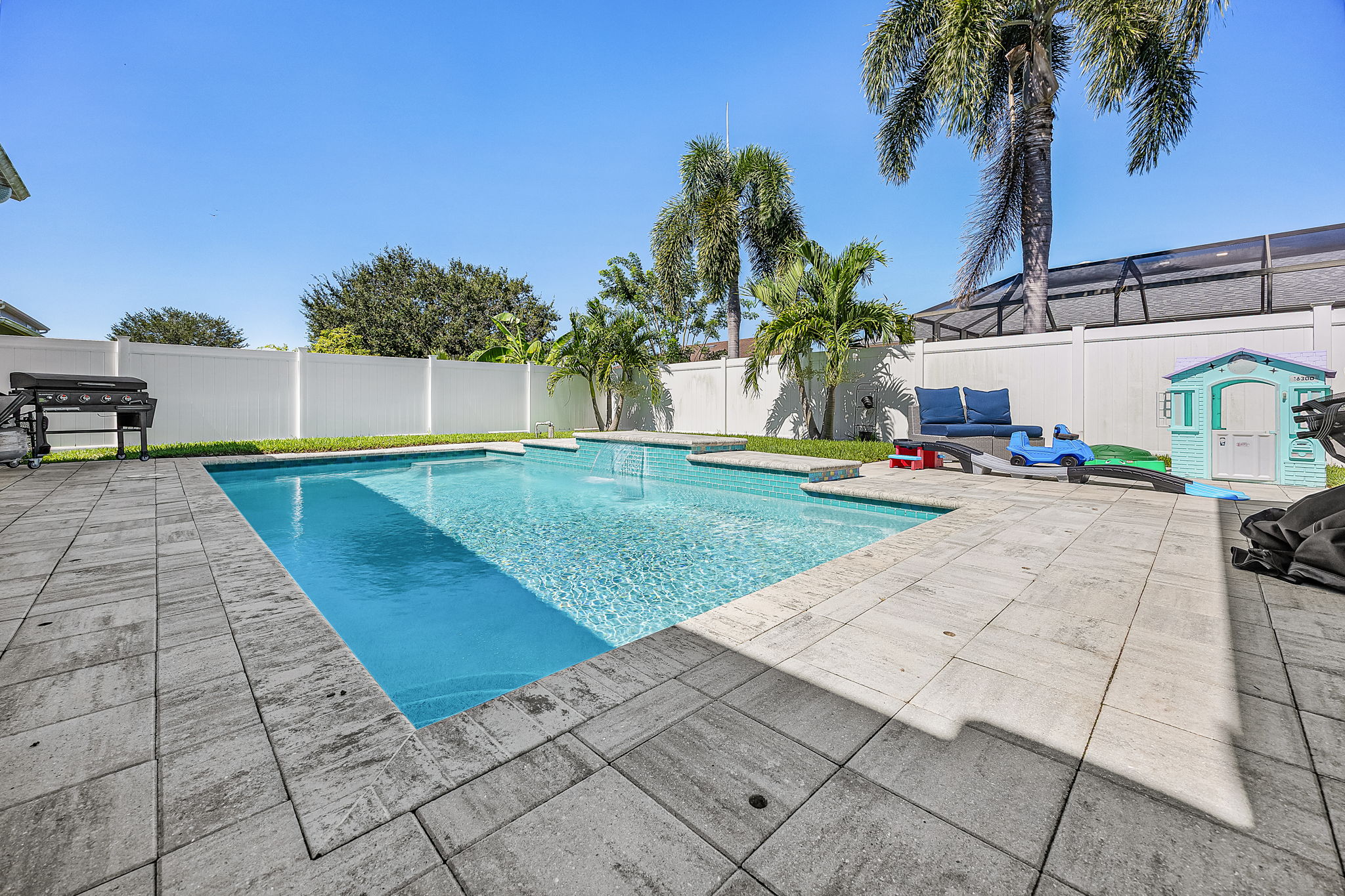  Photo 33