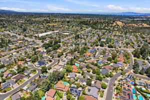 010_F8_AERIAL_1305 Pernich Ct