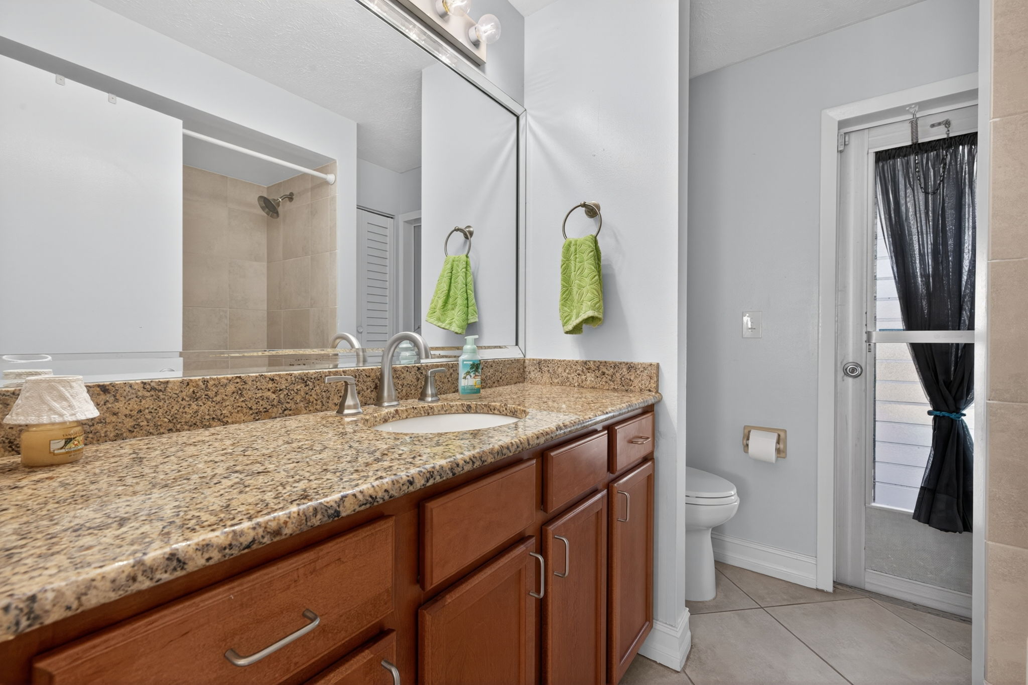 Guest Bathroom 1 of 4