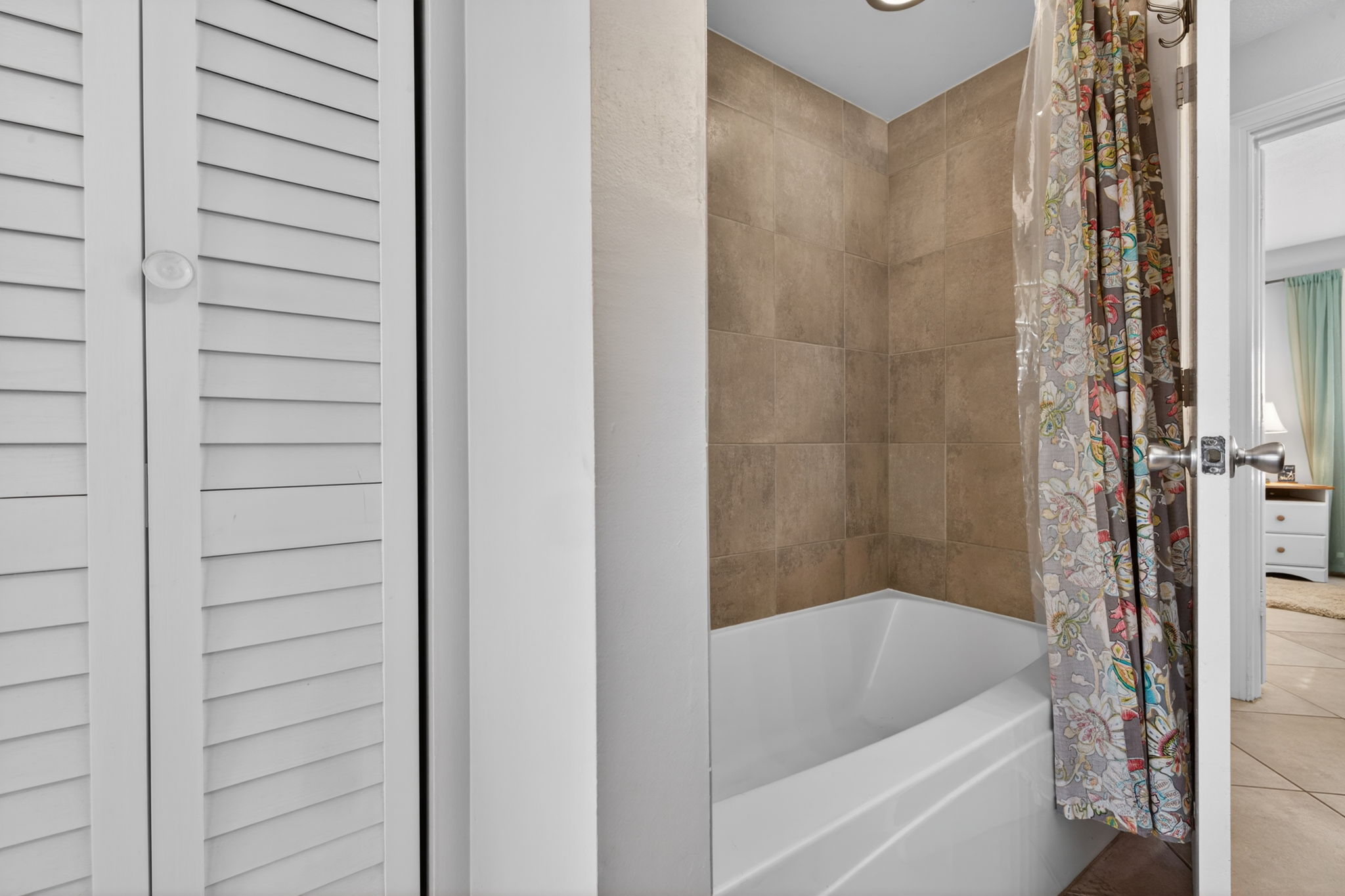 Guest Bathroom 3 of 4