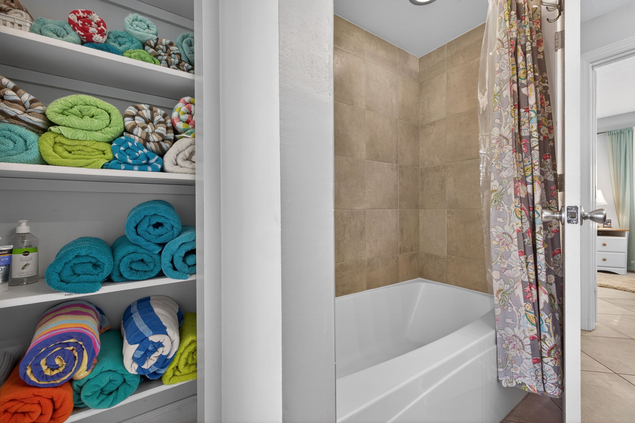 Guest Bathroom 4 of 4