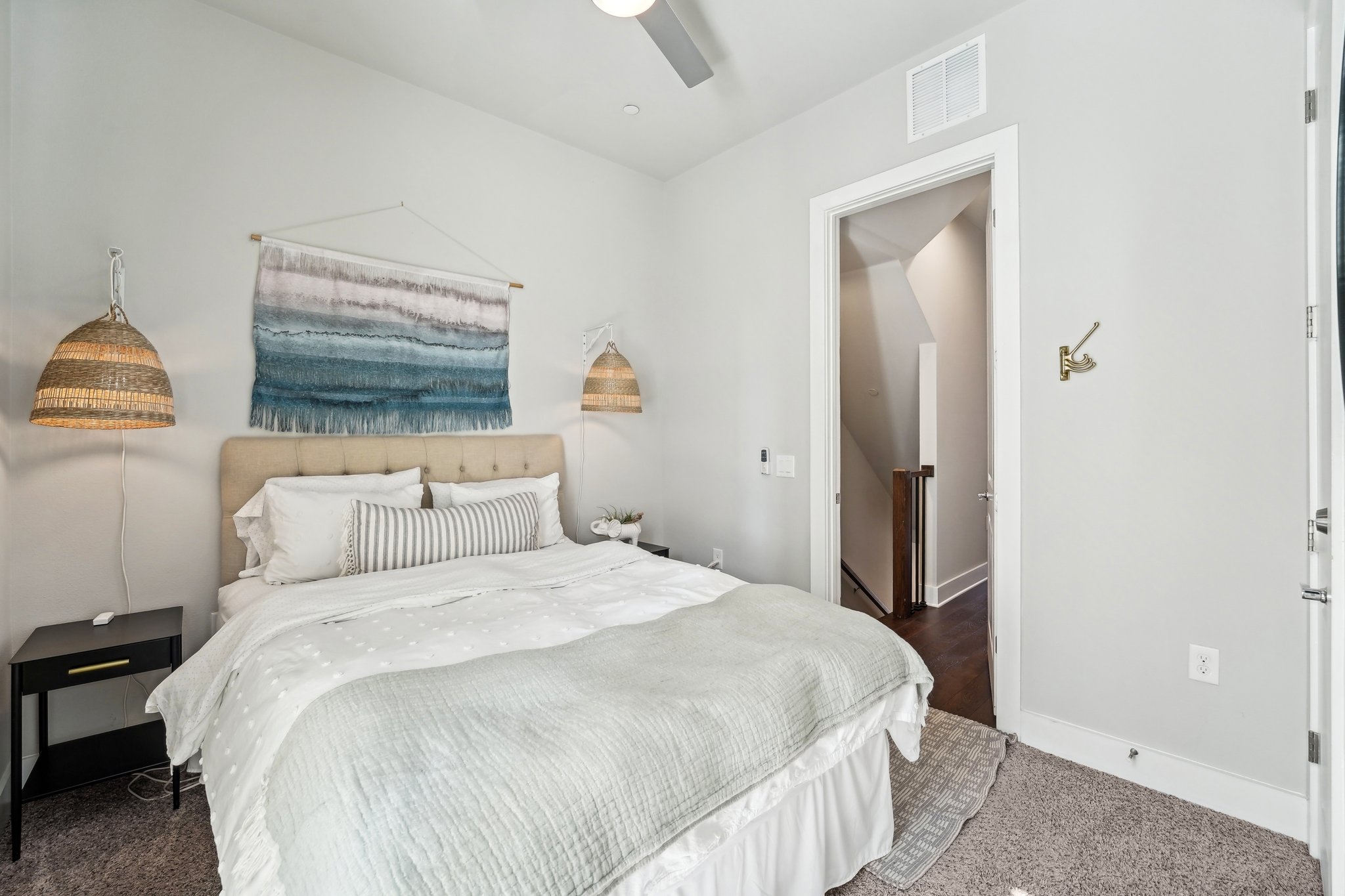 Town Creek Dr 11-26032025-017.jpg