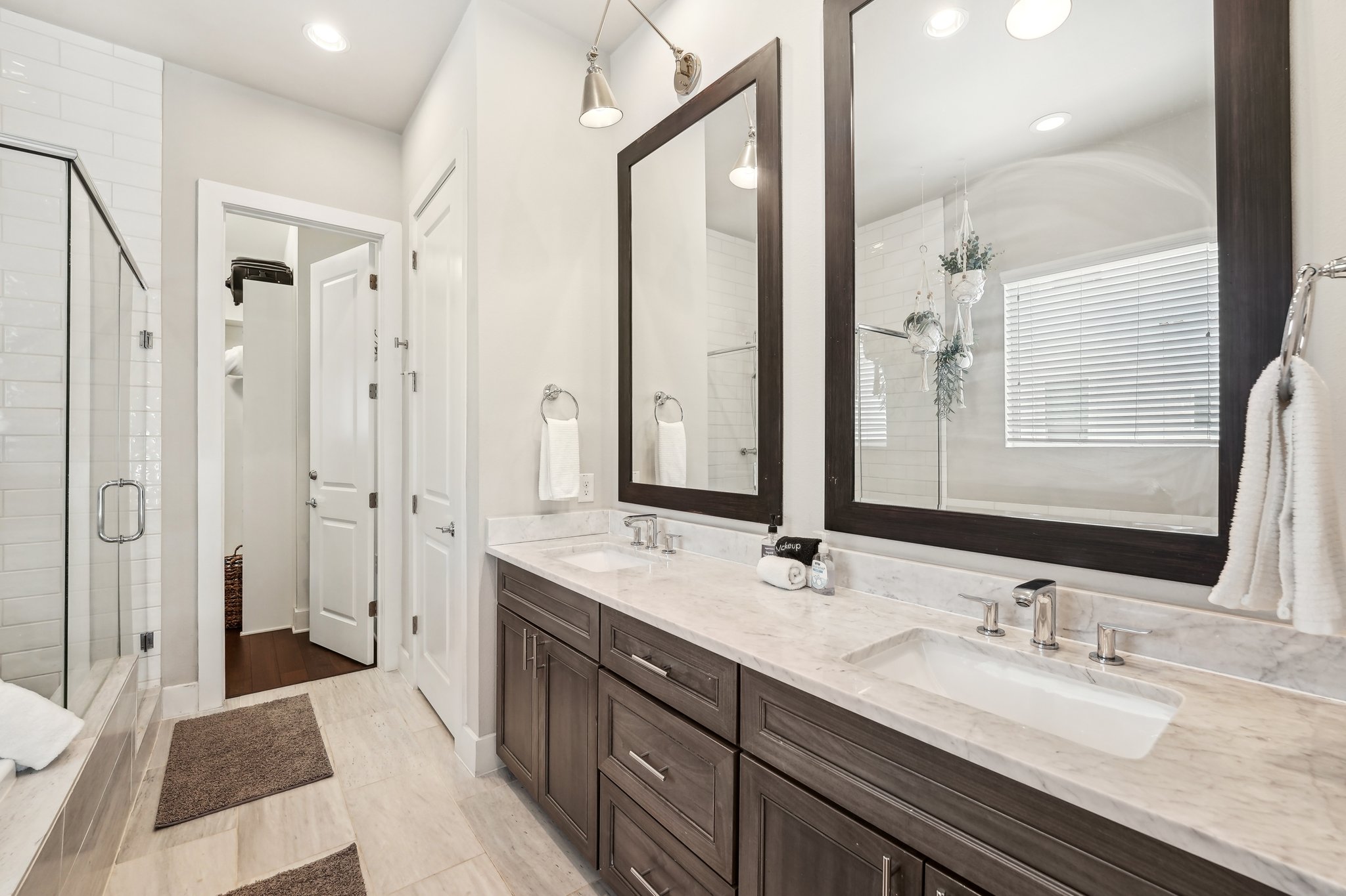 Town Creek Dr 11-26032025-022.jpg