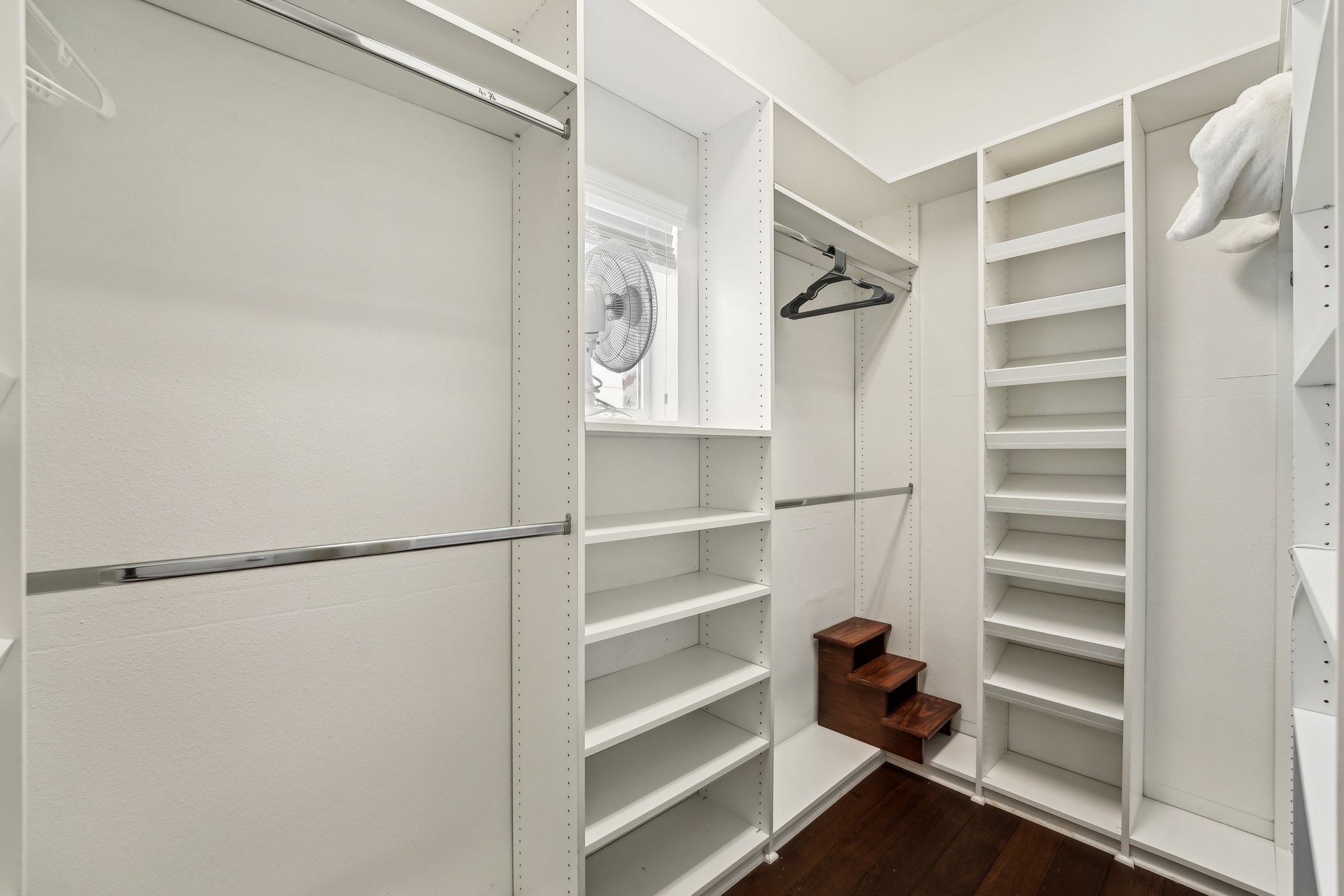 Town Creek Dr 11-26032025-024.jpg