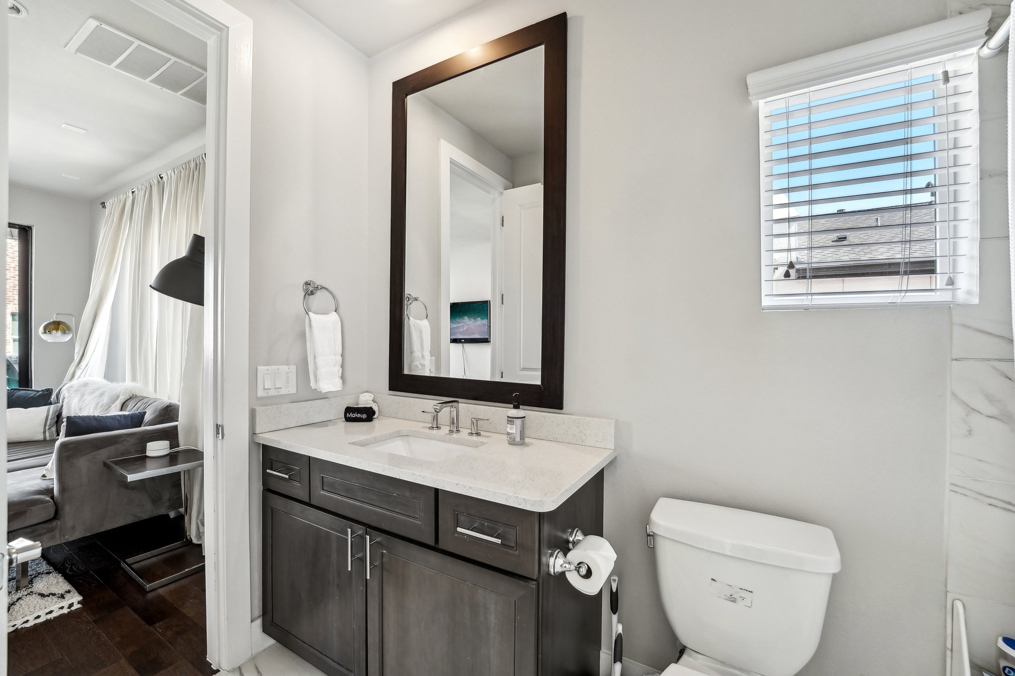 Town Creek Dr 11-26032025-028.jpg