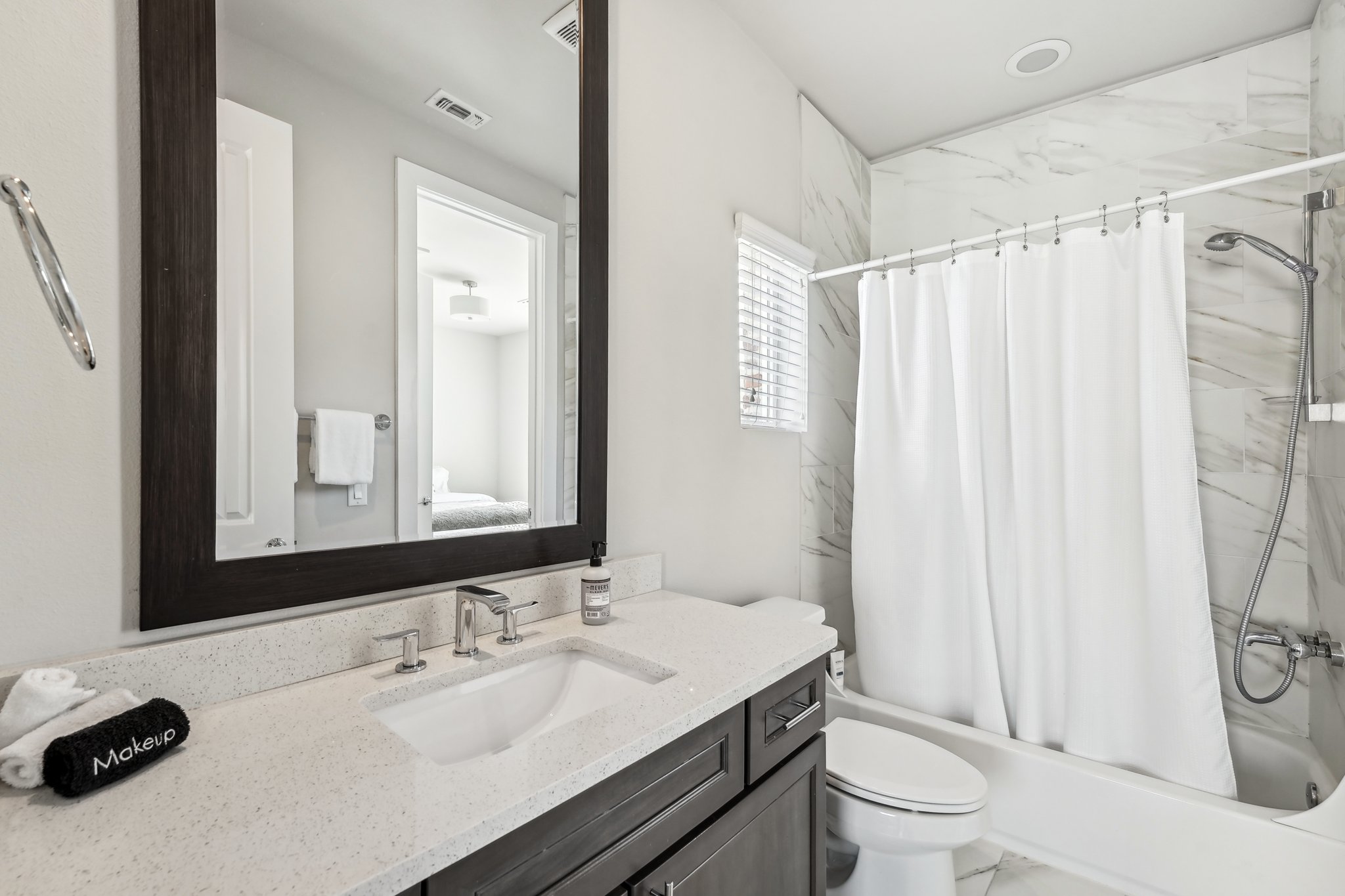 Town Creek Dr 11-26032025-029.jpg