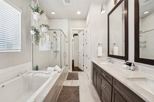 Town Creek Dr 11-26032025-023.jpg