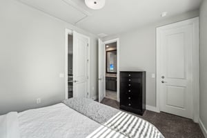 Town Creek Dr 11-26032025-027.jpg