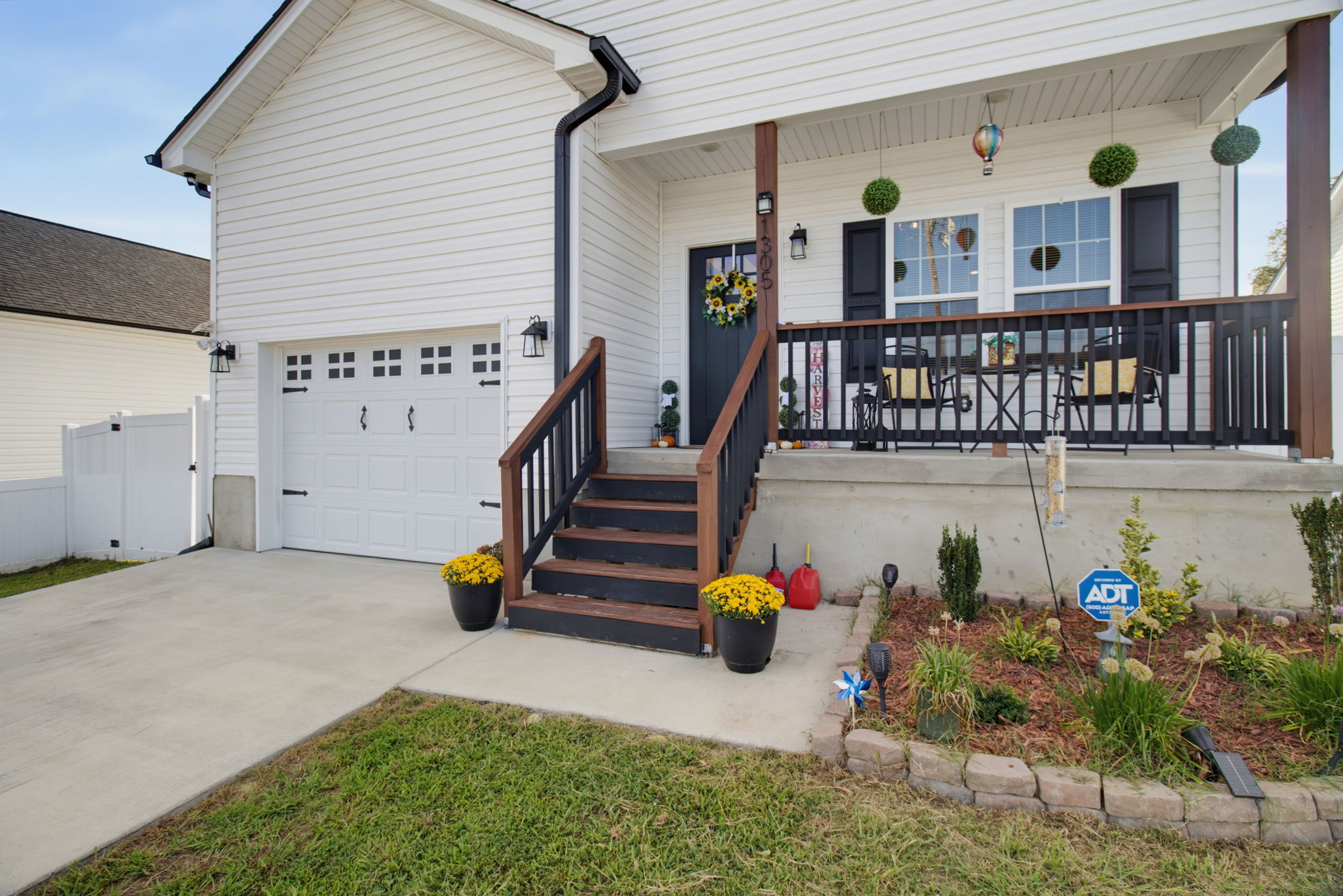 1305 Whitsett St-5