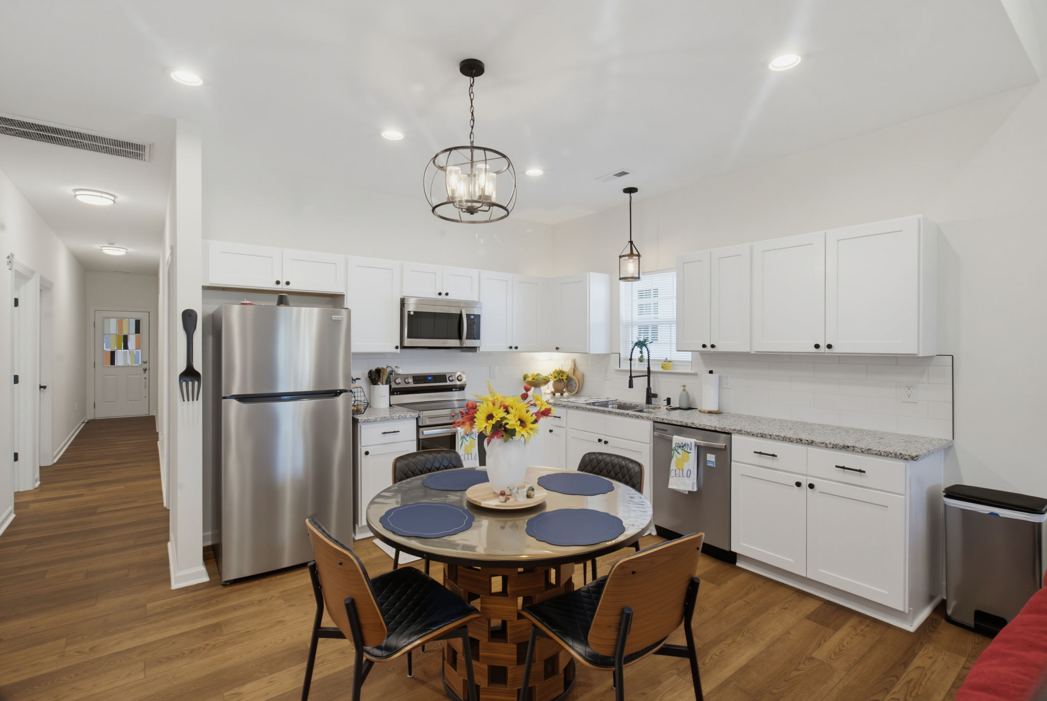 1305 Whitsett St-11