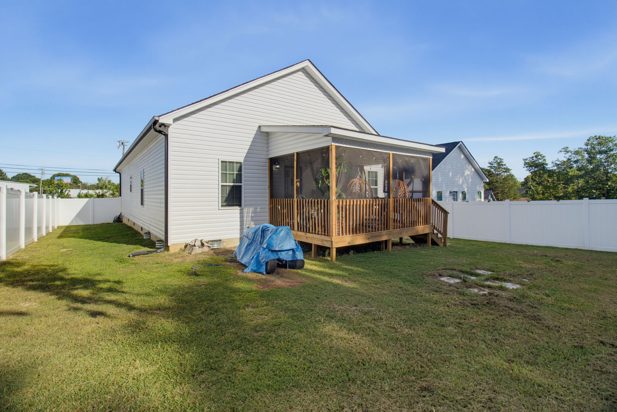 1305 Whitsett St-29