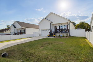 1305 Whitsett St-4