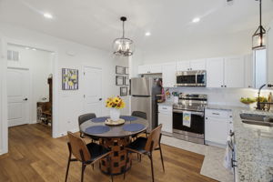 1305 Whitsett St-14