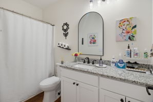1305 Whitsett St-21