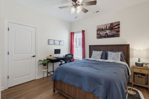 1305 Whitsett St-22