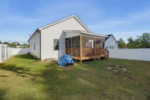 1305 Whitsett St-29
