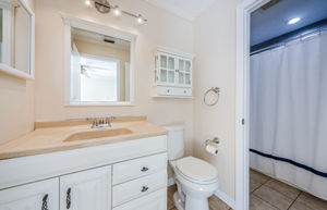 Master Bathroom 1a