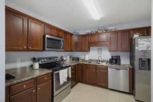 1306 Bayswater Dr-15