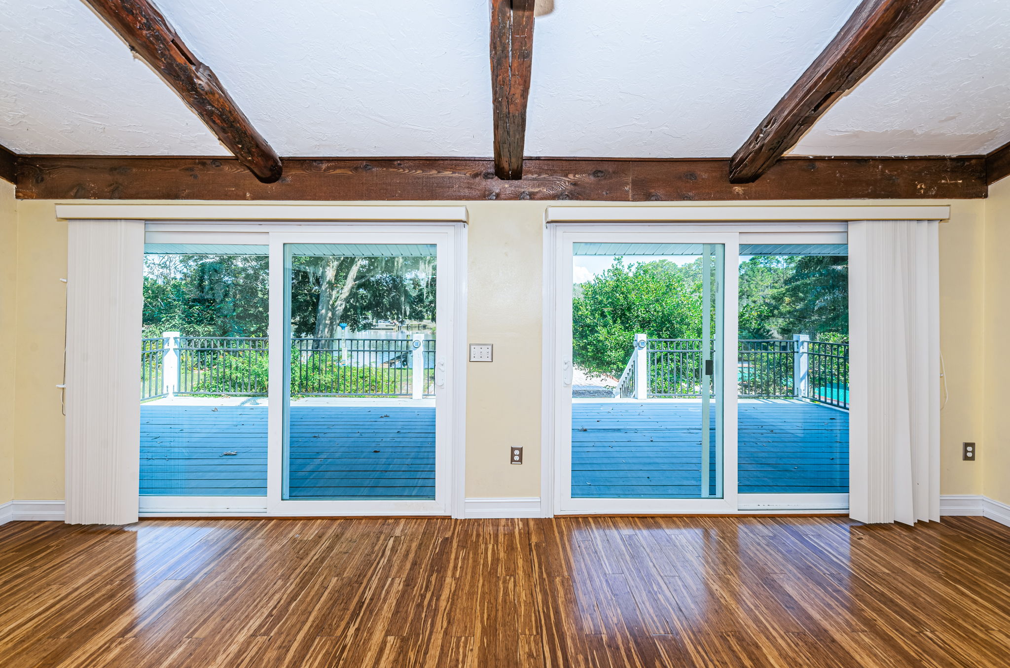 Living Room2-4