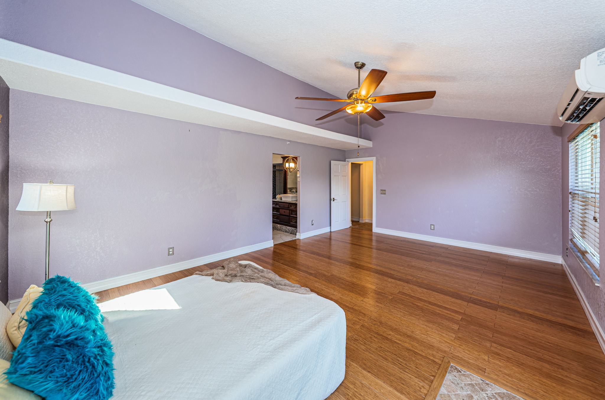 Upper Level Master Bedroom1d
