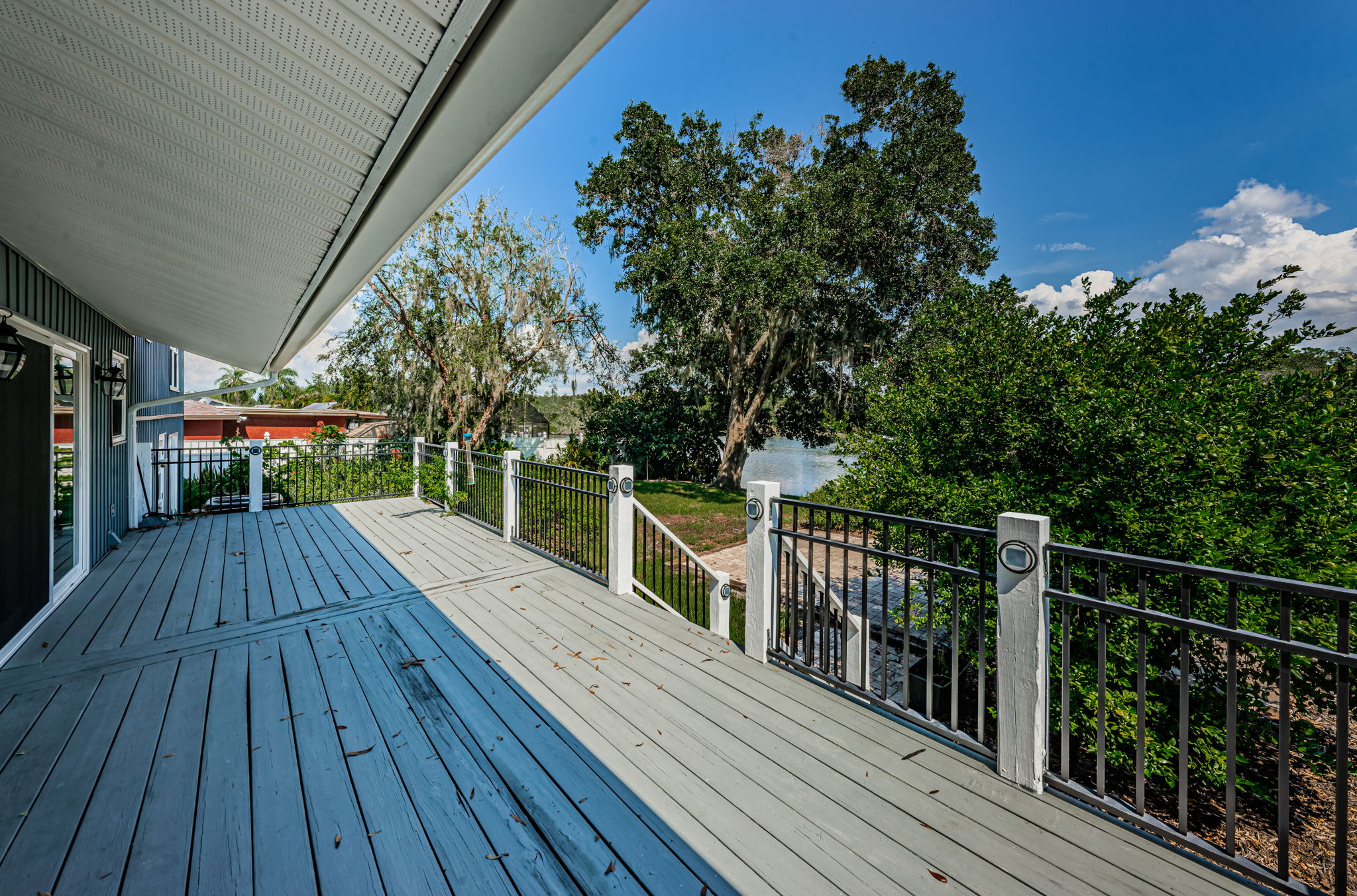 Balcony2