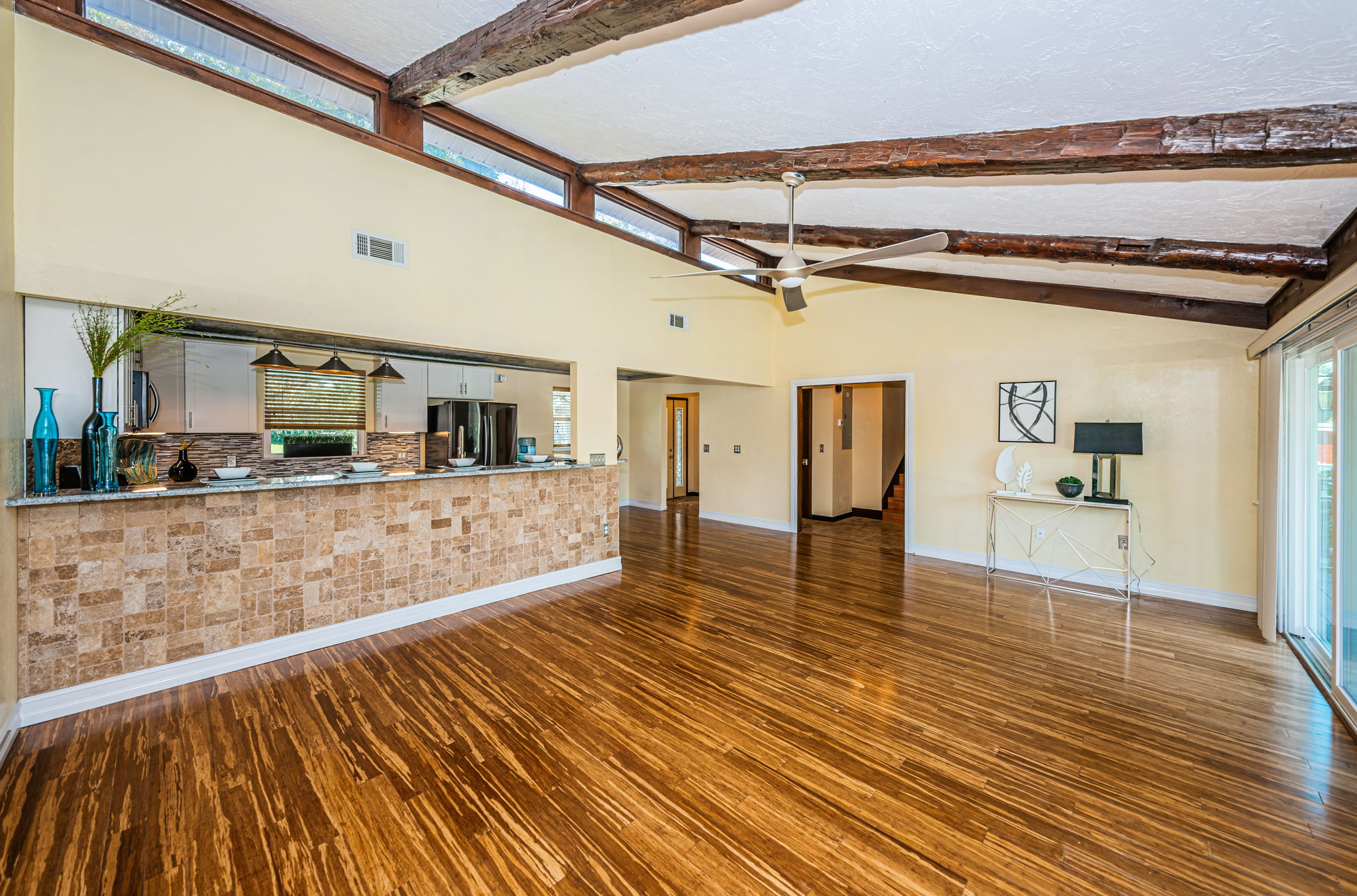 Living Room4-4