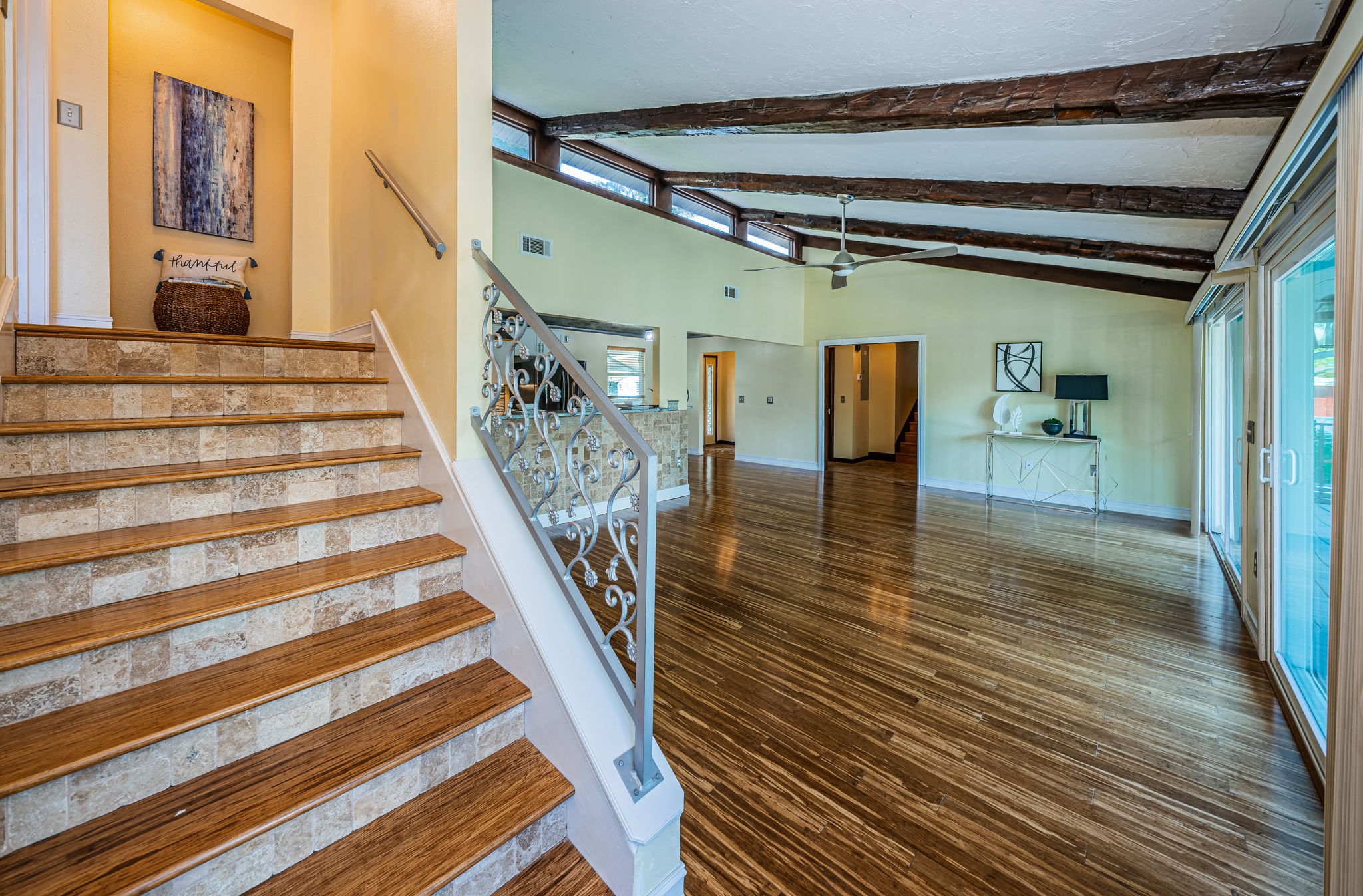 Master Bedroom Entry1b