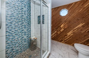 Upper Level Master Bathroom1e