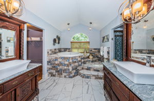 Upper Level Master Bathroom1a