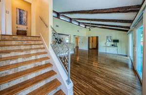 Master Bedroom Entry1b