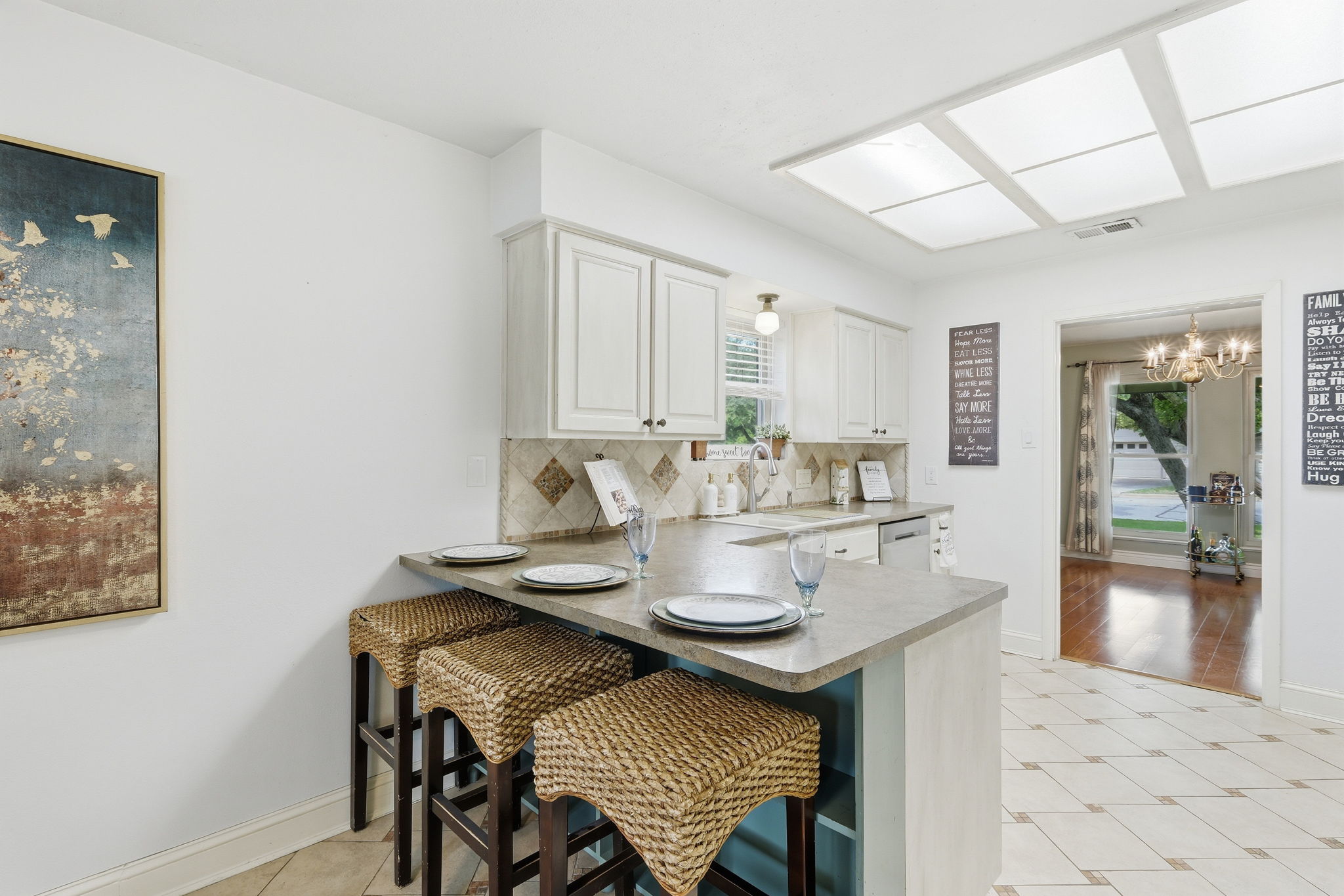 Kitchen/Breakfast Bar