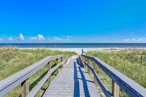 Path toward beach