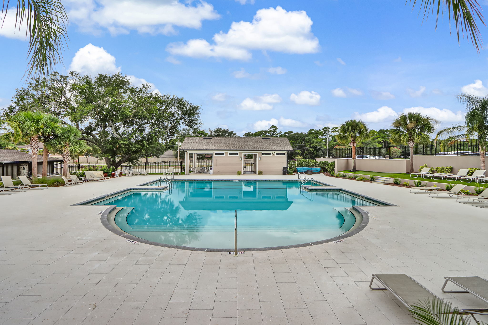 Hidden Hills Country Club