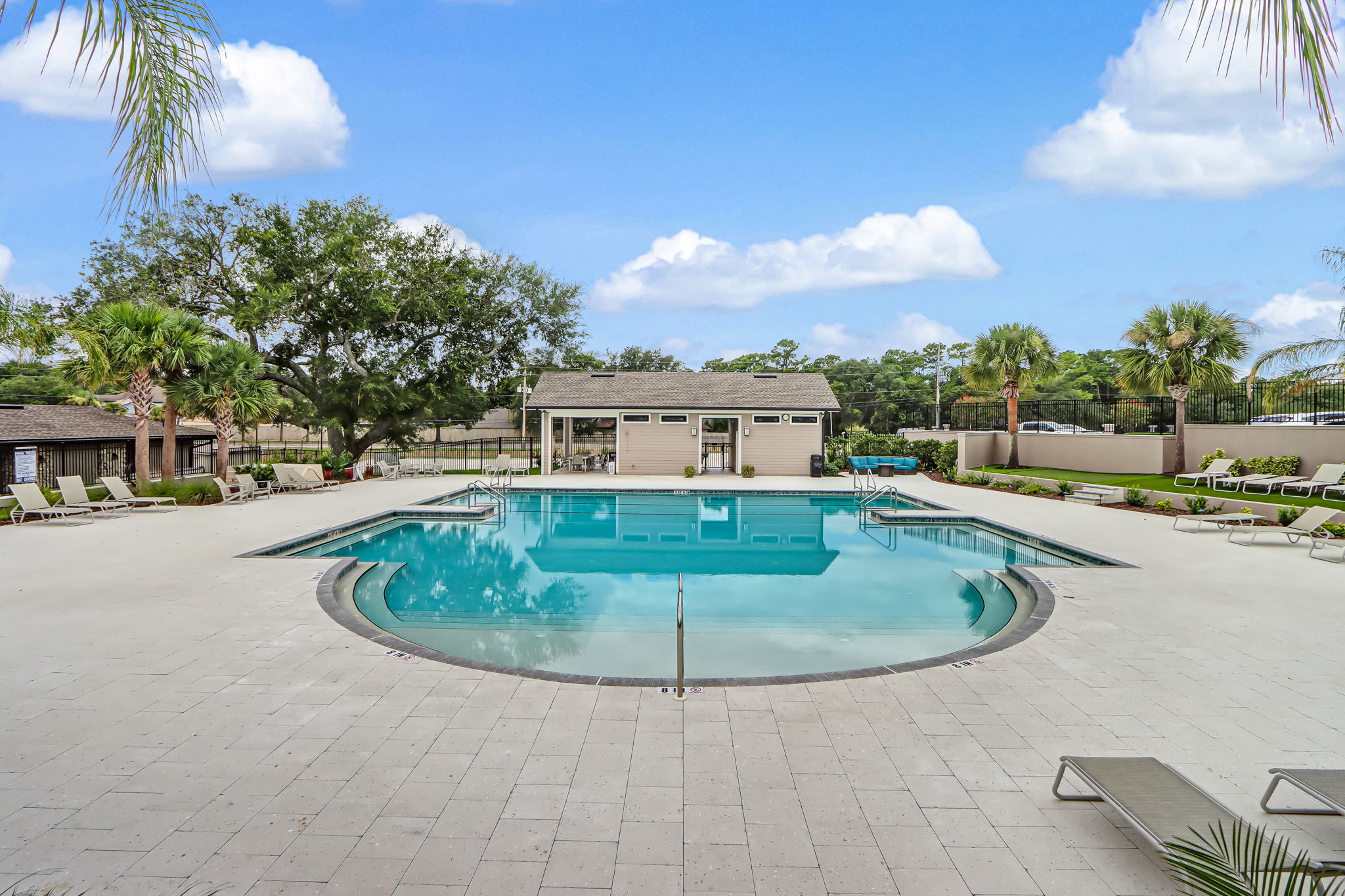 Hidden Hills Country Club