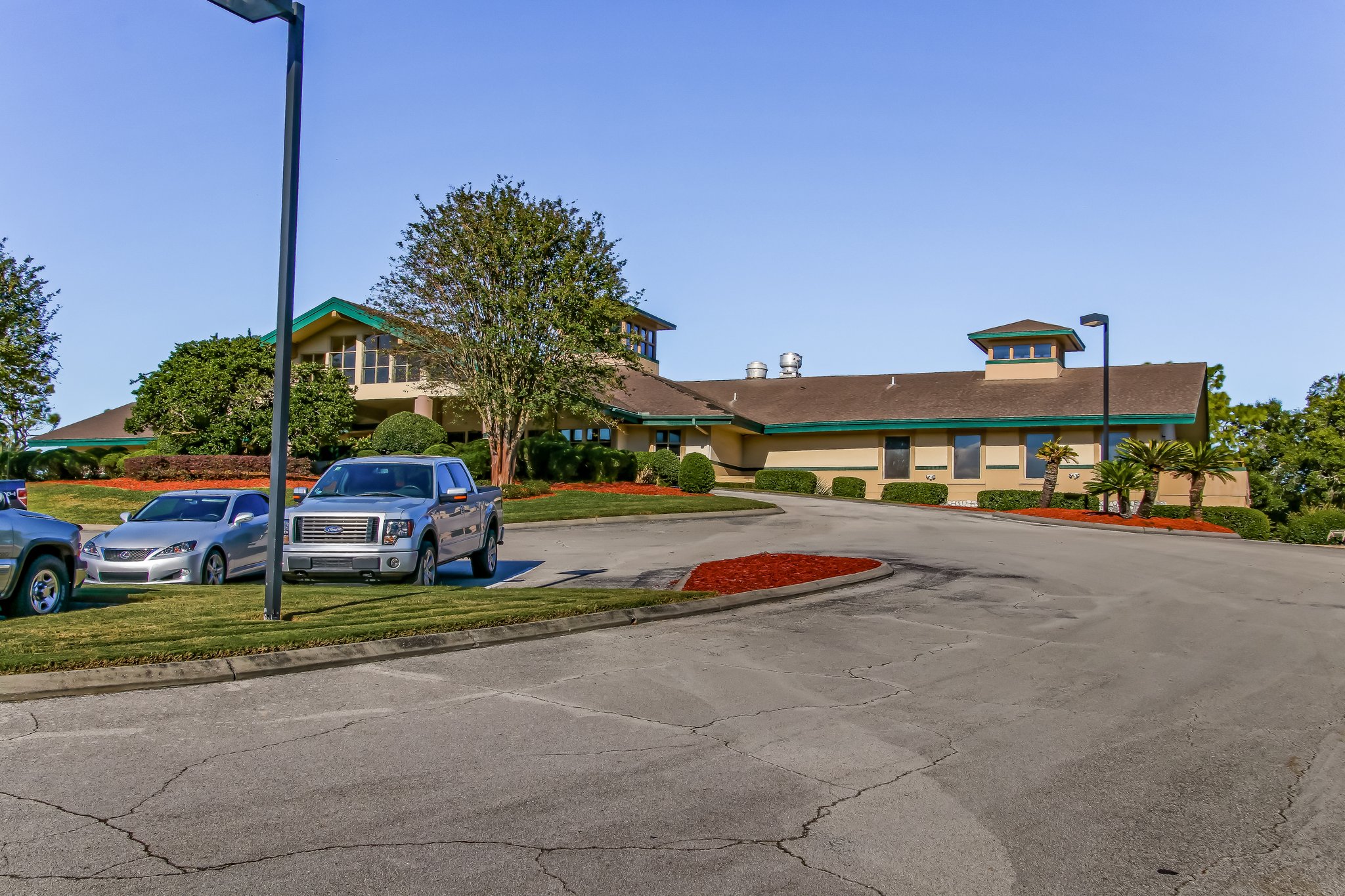 Hidden Hills Country Club