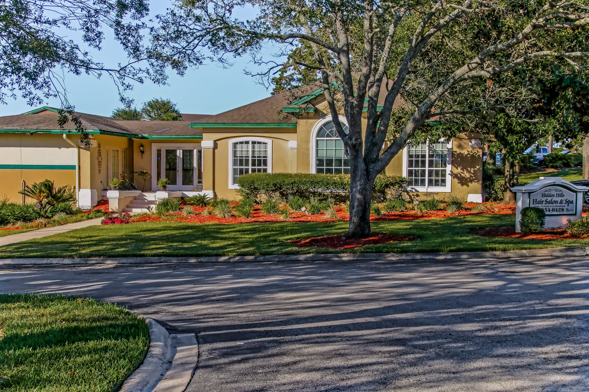 Hidden Hills Country Club